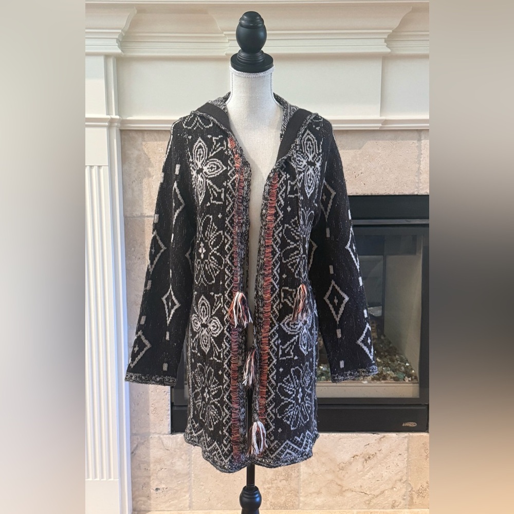 Cliche Bohemian Hooded Cardigan Sweater with Tassels Large